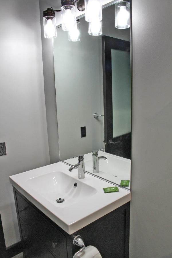 The Serenity Suite - Main Street Lodge in Berlin Exterior foto